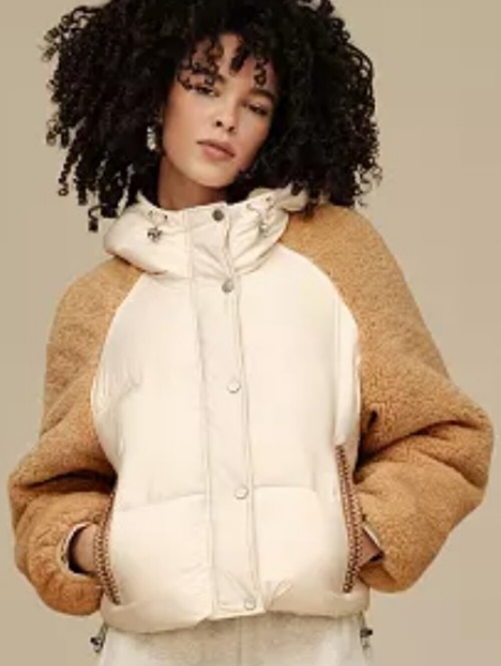 UGG WOMEN'S MYKAH RAGLAN SLEEVE PUFFER JACKET IN CREAM/ SAND. _SIZE:MEDIUM